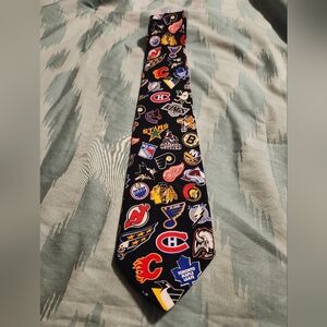 Vintage NHL Black Multicolor Team Logos Men's‎ Tie 53 Inches Long.